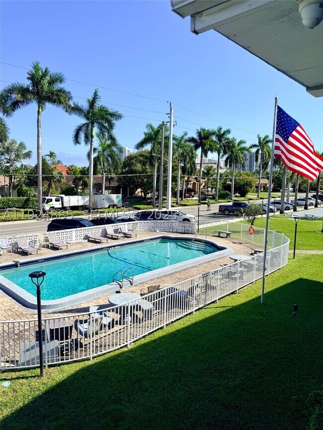 Foto del edificio - 600 Layne Blvd
