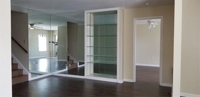 Building Photo - 6233 Dewdrop Way