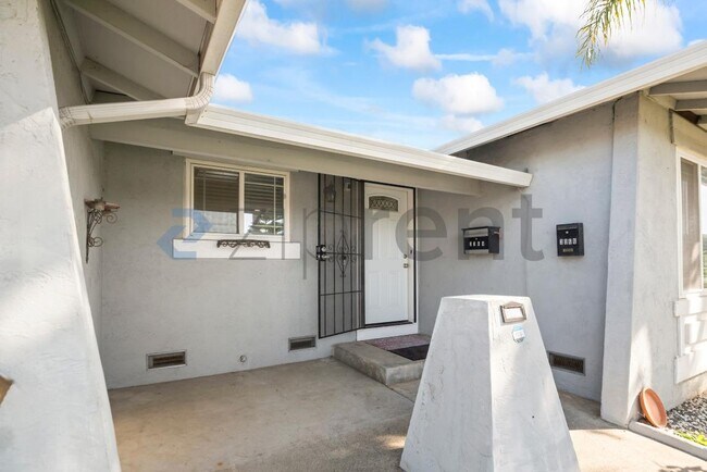 Foto del edificio - 3068 Nightingale Pl