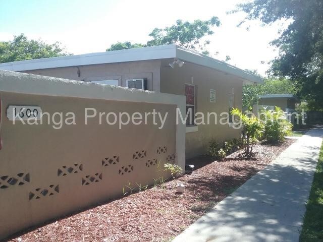 Foto principal - 1600 Center St