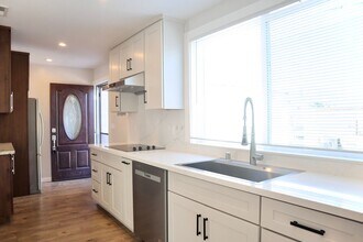Building Photo - 3854-3850 Howe Ct