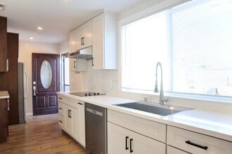 Building Photo - 3854-3850 Howe Ct