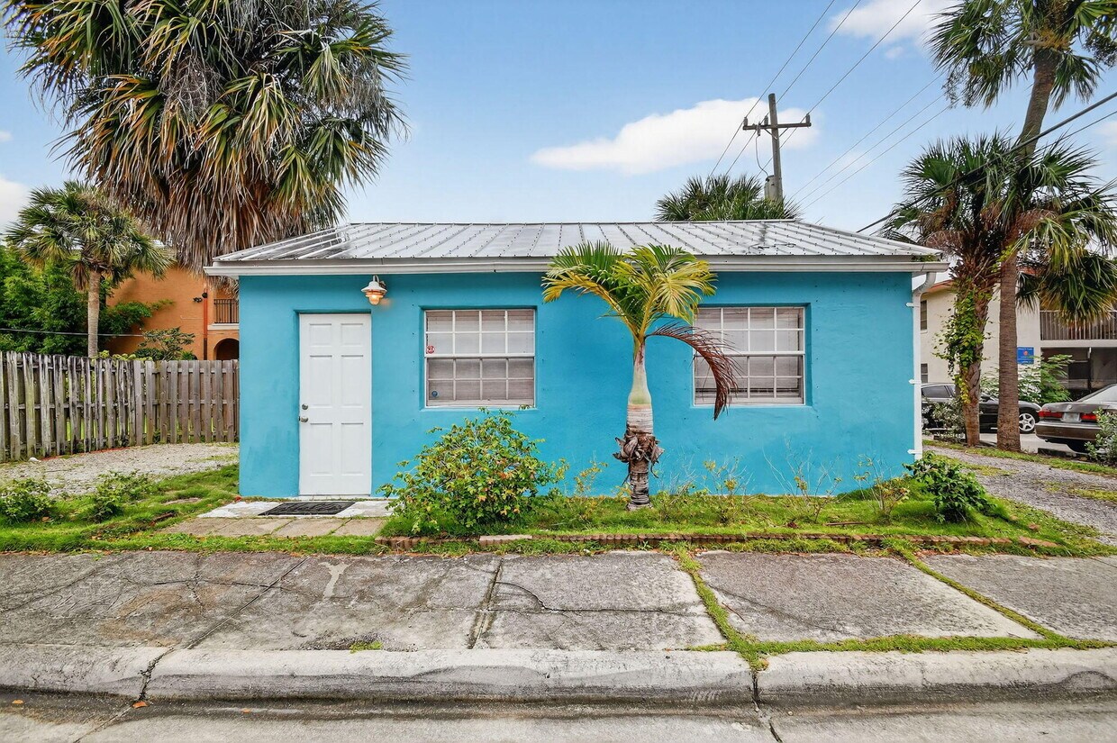 Primary Photo - 1330 S N St