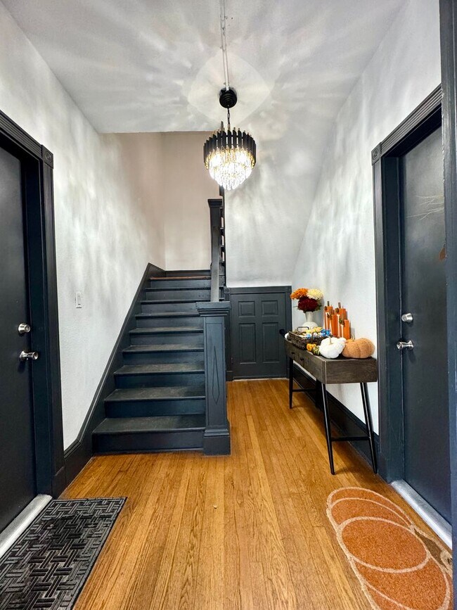 Foto del edificio - 515 E Pine St