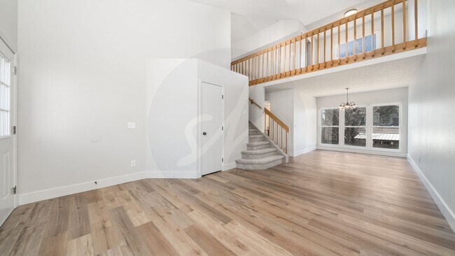 Building Photo - Updated Two story Home in the Sundown Neig...