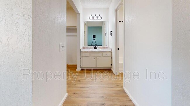 Foto del edificio - 4400 Dogwood Ln