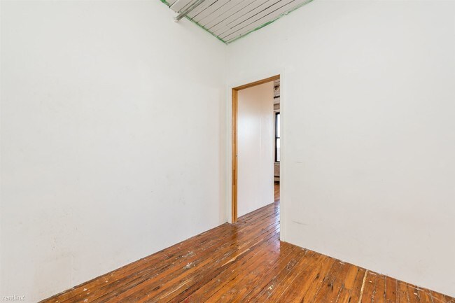 Building Photo - 121 Boerum St