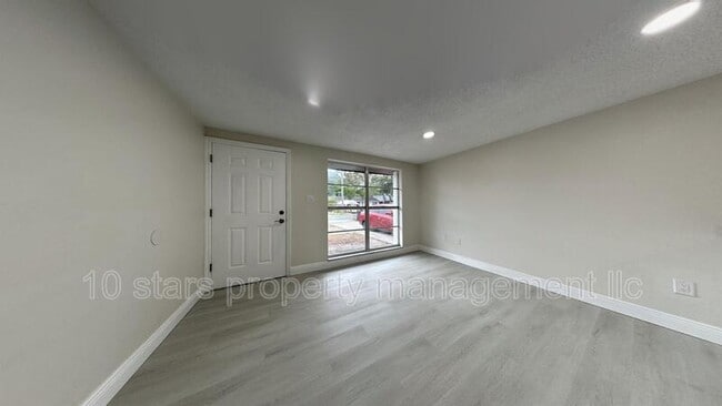 Building Photo - 3011 N 43rd St
