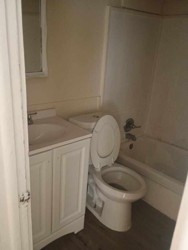 Foto del edificio - 2704 W McMicken Ave