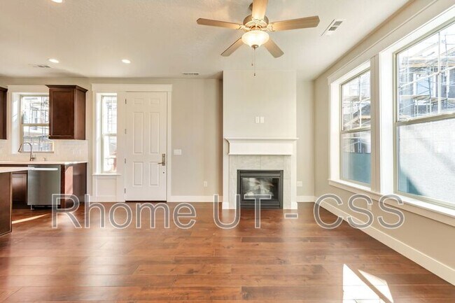Building Photo - 10440 S Sage Canal Way