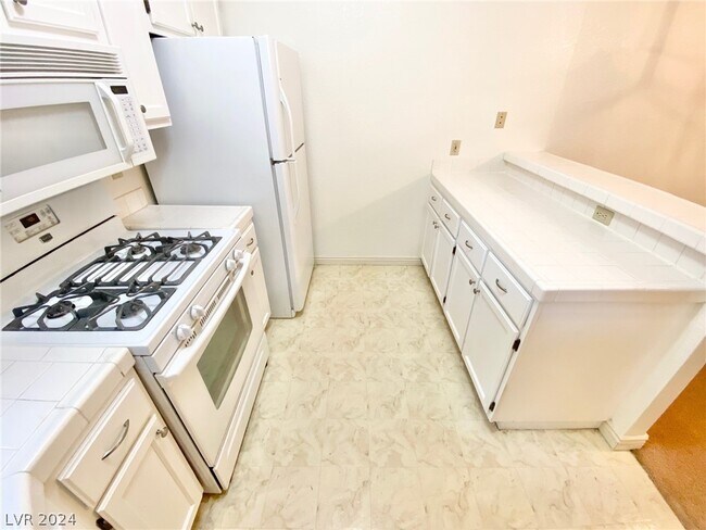 Foto del edificio - 2251 Wigwam Pkwy