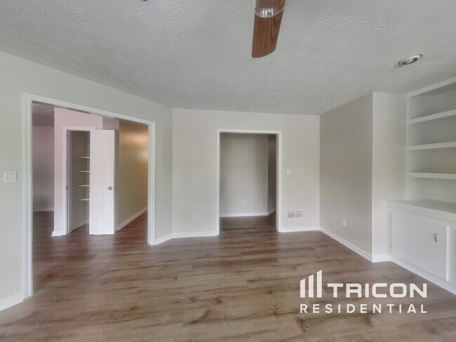 Foto del edificio - 325 Cypress Ln