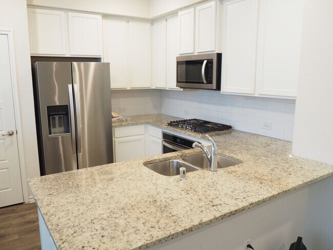 Foto del edificio - 4 Bed 3.5 Bath in Windhaven Crossing