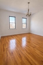 Building Photo - 163 Christopher Columbus Dr