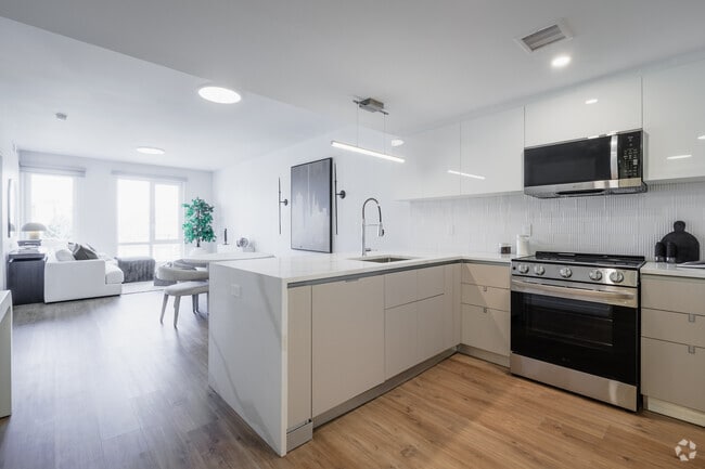 1.5BR, 1BA - 857SF - Kitchen - The Forte