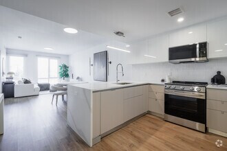 1.5BR, 1BA - 857SF - Kitchen - The Forte