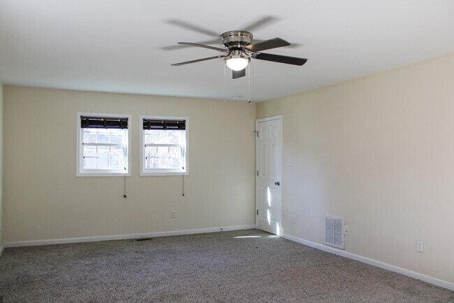 Building Photo - Welcome to this beautiful 3-bedroom, 2.5-b...