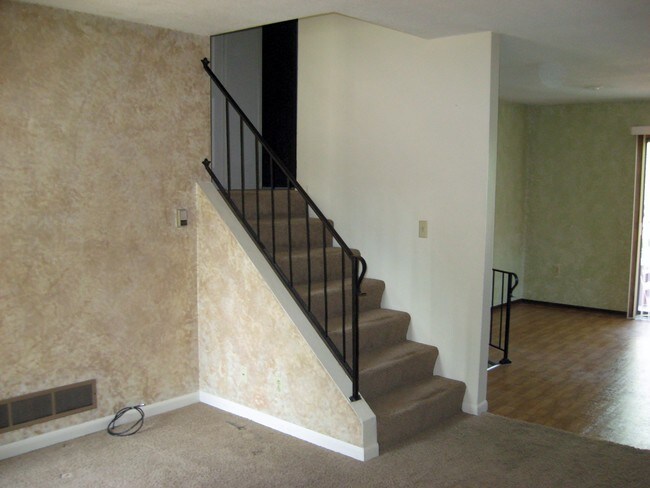 Foto del edificio - 1422 E Haven Ln