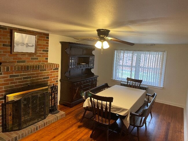 Photo - 913 Grange Rd House