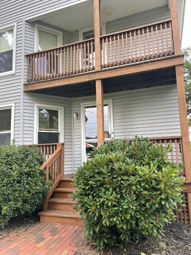 17 Leland Ave Unit A, North Grafton, MA 01536 Apartments in North