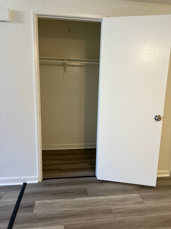 Building Photo - 43711 Challenger Way