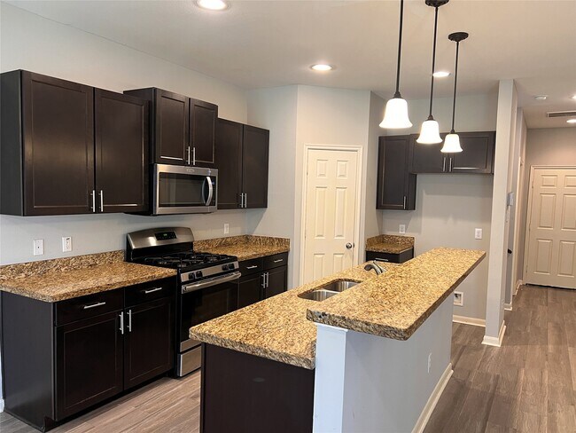 Foto del edificio - 17107 Wilthorne Gardens Ct