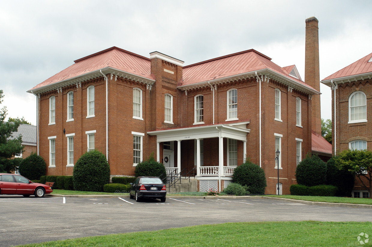 Building Photo - Academy Court