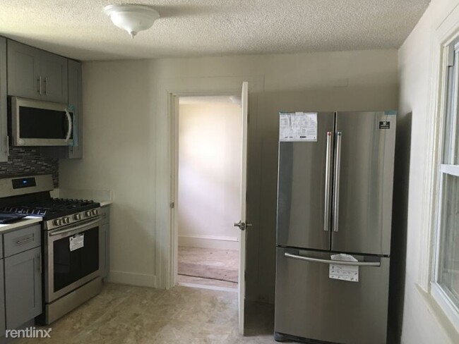 Building Photo - 4 br, 2 bath House - 144 S. Academy St.