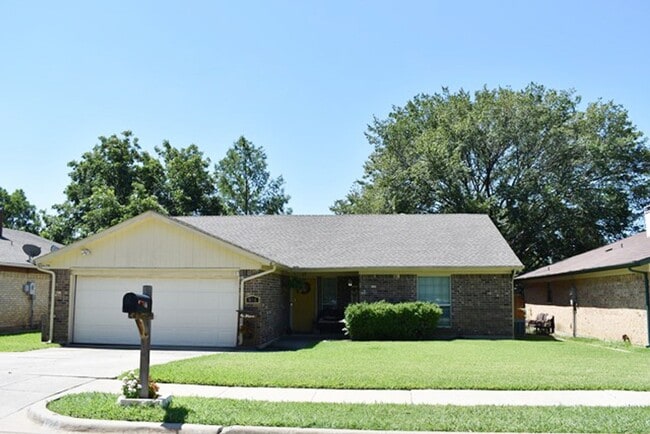 Photo - 616 Mountain Laurel Ln House