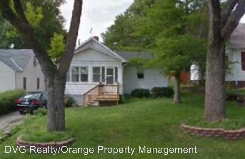 Primary Photo - 4832 Hickory St