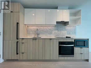 Building Photo - 252 Church St