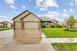 Building Photo - 3056 N Rough Creek Rd