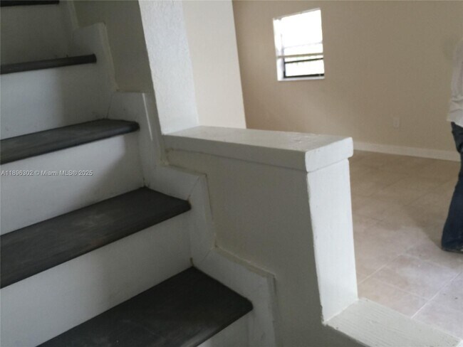 Foto del edificio - 1542 NW 35th St