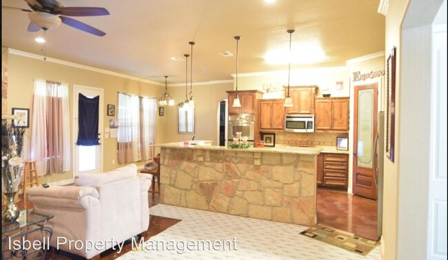 Building Photo - 4 br, 3.5 bath House - 2210 Sparrow Road