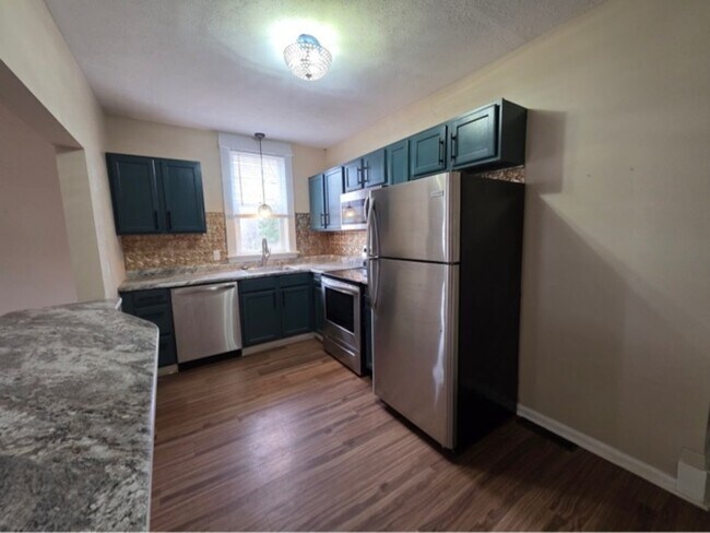 Foto del edificio - 424 W 8th St