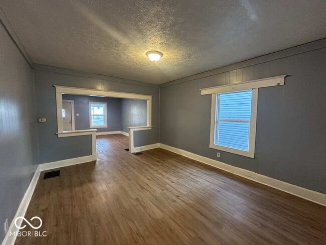 Building Photo - 1258 W 29th St