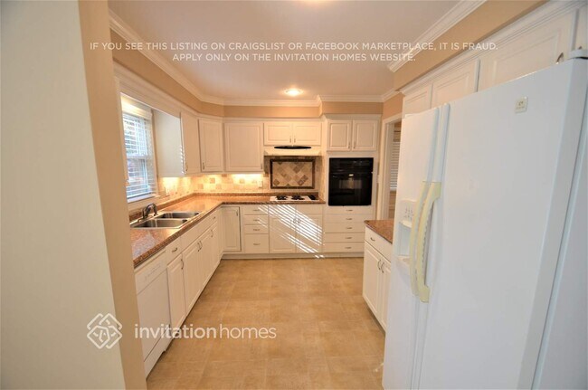 Building Photo - 5800 Amity Pl