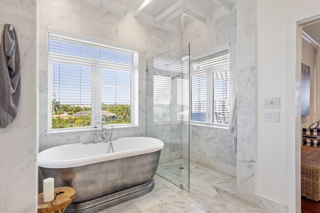 Foto del edificio - 309 E Ocean Ave