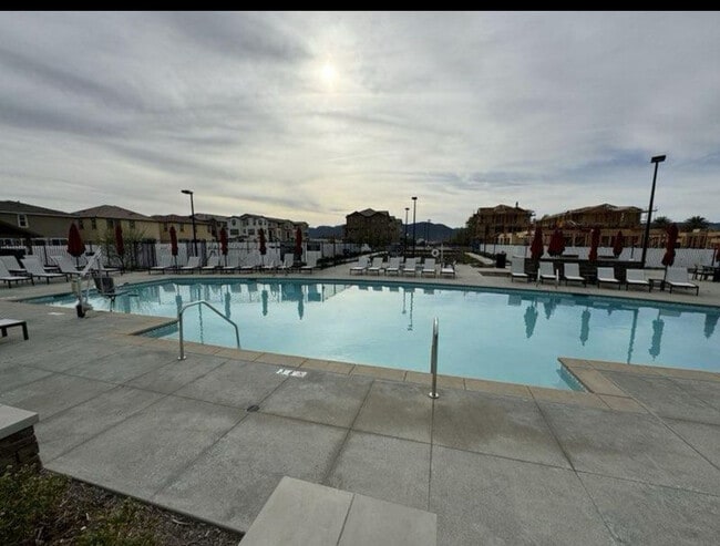 Building Photo - 40310 Melrose Dr