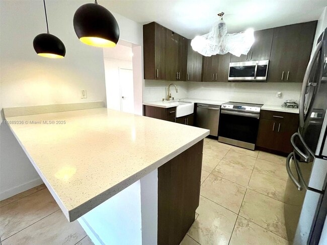 Foto del edificio - 902 SW 126th Ave
