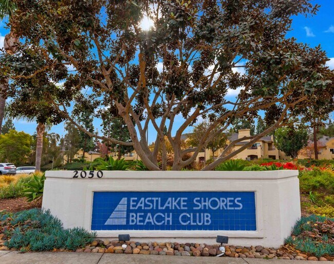 Building Photo - 2121 Hamden Dr