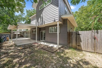 Building Photo - 600 W Odell St