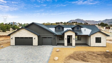 Building Photo - 4613 W Stazenski Rd