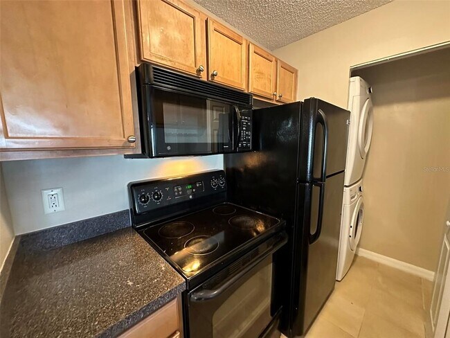 Foto del edificio - 209 Lake Brook Cir