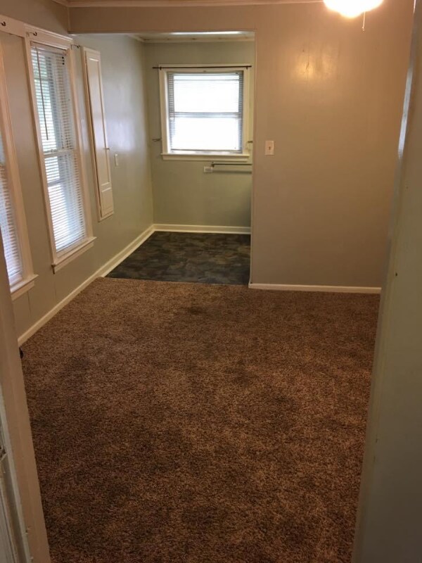 Foto principal - 516 W University Ave