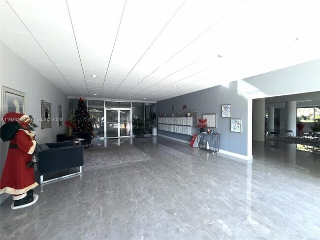 Foto del edificio - 9700 E Bay Harbor Dr