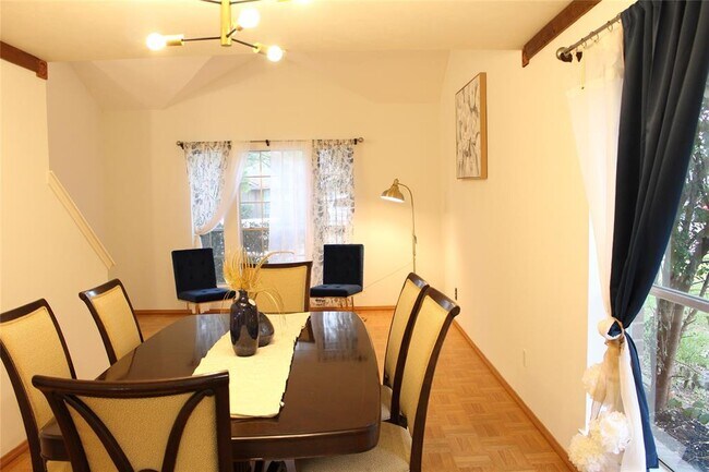 Foto del edificio - 22623 Holly Lake Dr