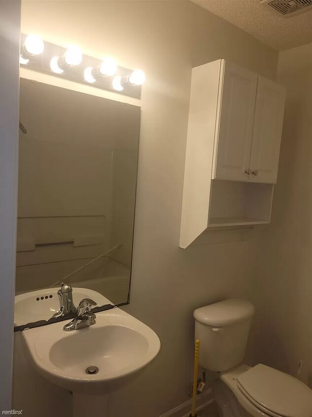 Foto principal - 3710 Pardue Woods Pl