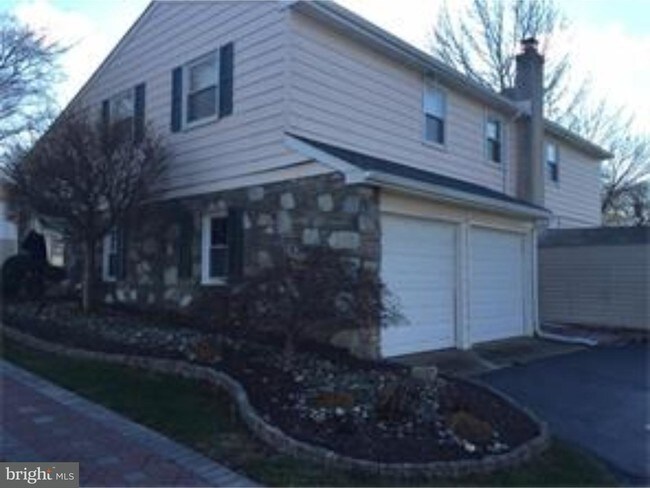 Building Photo - 648 Killdeer Ln