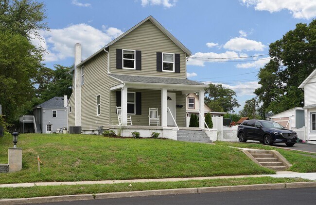 Building Photo - 83 Ridge Ave